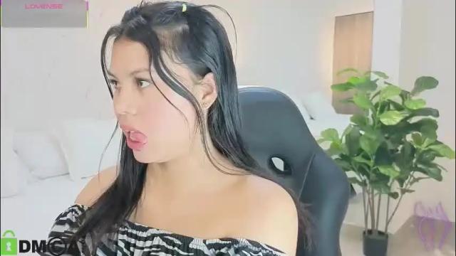 Image 2 of isa__cute Stream on Chaturbate on 1 month ago
