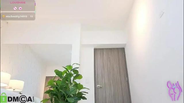 Image 2 of isa__cute Stream on Chaturbate on 1 month ago