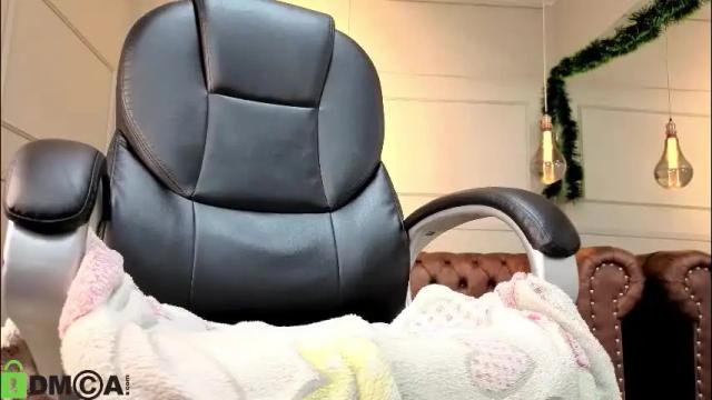 Image 2 of isa__cute Stream on Chaturbate on 1 month ago