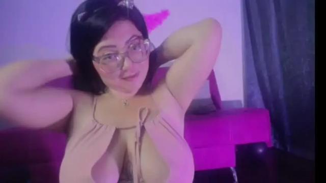Image 4 of isa_crazy Stream on Chaturbate on 1 month ago