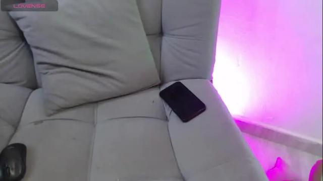 Image 6 of isa_hall Stream on Chaturbate on 9 days ago
