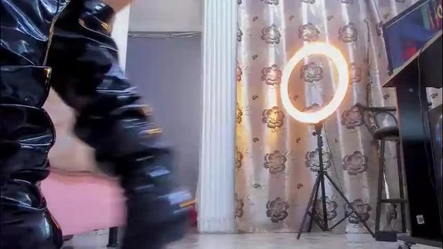 Image 2 of isa_lancaster Stream on Chaturbate on 1 month ago