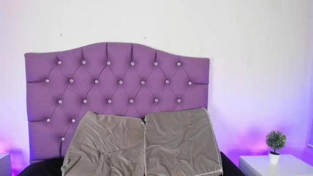 Image 3 of isa_molly Stream on Chaturbate on 12 months ago