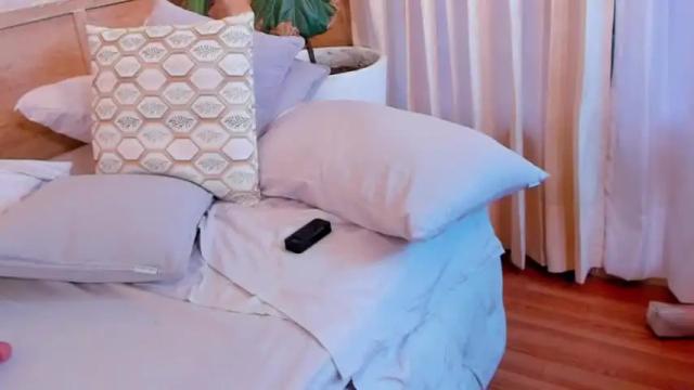 Image 8 of isa_moretti Stream on Chaturbate on 14 months ago