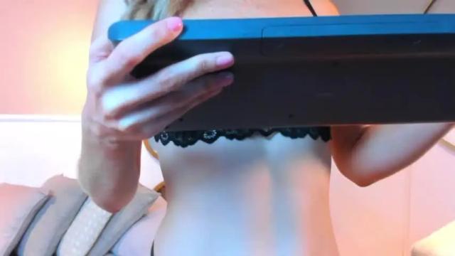Image 11 of isa_moretti Stream on Chaturbate on 14 months ago