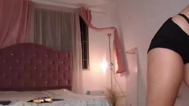 Image 7 of isa_redhair_ Stream on Chaturbate on 13 months ago