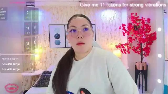 Image 3 of isa_reel Stream on Chaturbate on 1 month ago