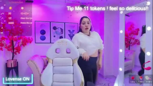 Image 3 of isa_reel Stream on Chaturbate on 18 days ago
