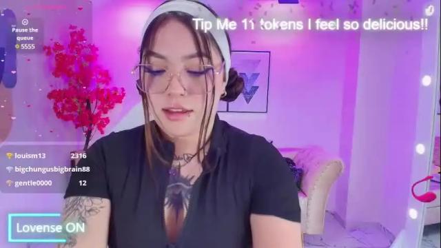 Image 4 of isa_reel Stream on Chaturbate on 13 days ago