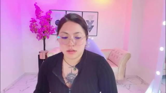 Image 2 of isa_reel Stream on Chaturbate on 1 month ago