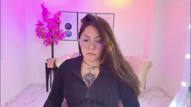 Image 4 of isa_reel Stream on Chaturbate on 1 month ago