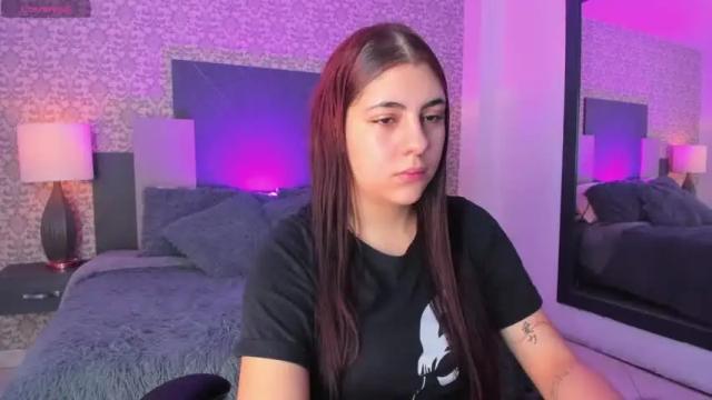 Image 2 of isa_salazar Stream on Chaturbate on 15 months ago