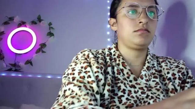 Image 2 of isa_sinner Stream on Chaturbate on 17 months ago