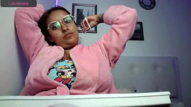 Image 4 of isa_sinner Stream on Chaturbate on 15 months ago