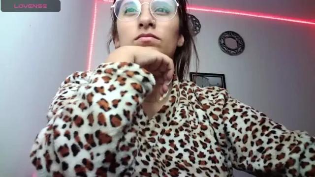 Image 2 of isa_sinner Stream on Chaturbate on 16 months ago