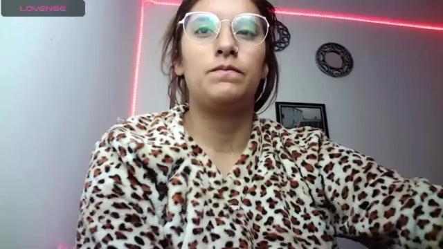 Image 4 of isa_sinner Stream on Chaturbate on 16 months ago