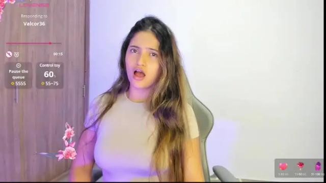 Image 4 of isa_squirt1 Stream on Chaturbate on 1 month ago