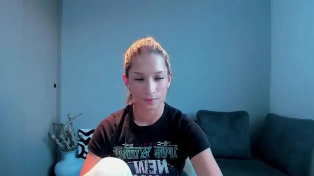 Image 6 of isa_white Stream on Chaturbate on 21 months ago