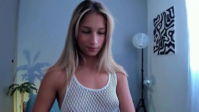Image 2 of isa_white Stream on Chaturbate on 21 months ago