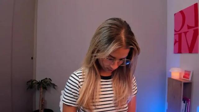 Thumbnail 1, isa_white's Stream at Chaturbate, 21 months ago