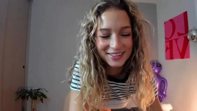 Image 11 of isa_white Stream on Chaturbate on 20 months ago