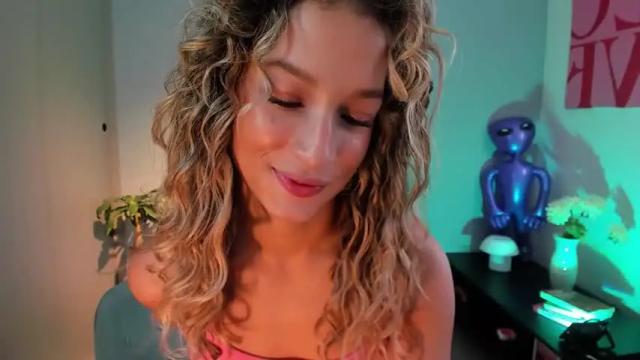 Image 11 of isa_white Stream on Chaturbate on 20 months ago