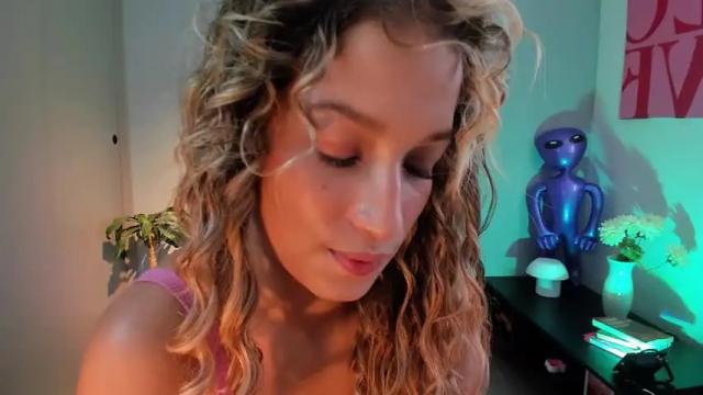 Image 7 of isa_white Stream on Chaturbate on 20 months ago