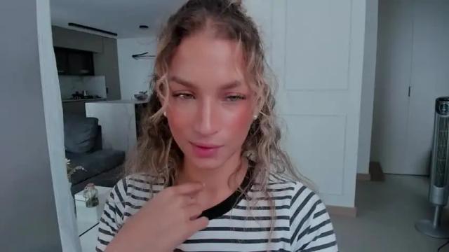 Image 11 of isa_white Stream on Chaturbate on 18 months ago