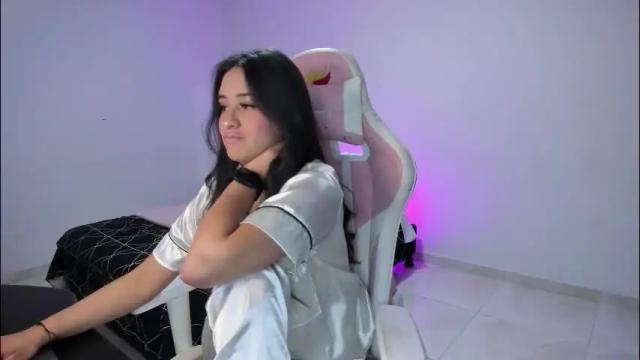 Image 2 of isaa_diamond Stream on Chaturbate on 2 months ago