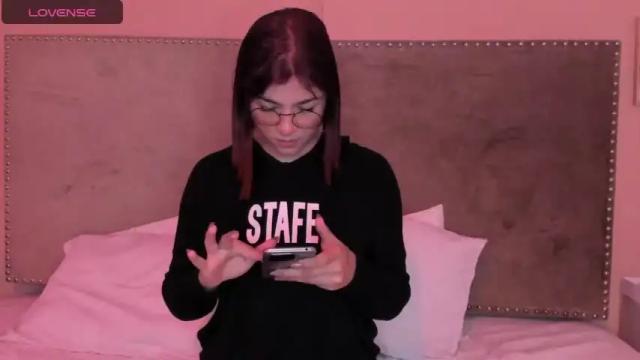 Image 3 of isaacruz Stream on Chaturbate on 17 months ago