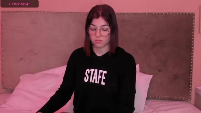 Image 4 of isaacruz Stream on Chaturbate on 17 months ago