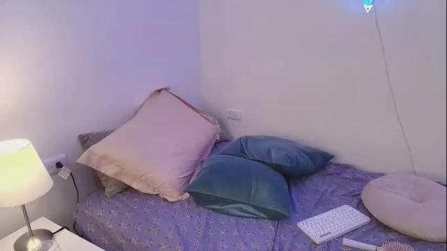 Image 3 of isabel_roux Stream on Chaturbate on 16 days ago