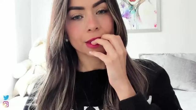 Image 2 of isabelhills Stream on Chaturbate on 13 days ago
