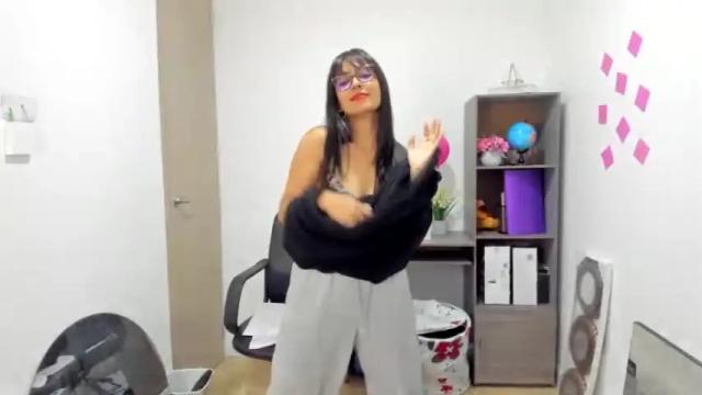 Image 3 of isabella22_1 Stream on Chaturbate on 14 months ago