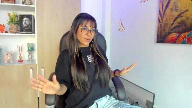 Image 3 of isabella22_1 Stream on Chaturbate on 4 months ago