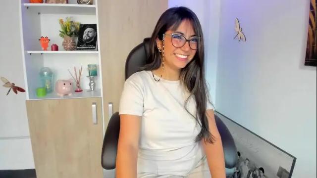 Image 4 of isabella22_1 Stream on Chaturbate on 3 months ago