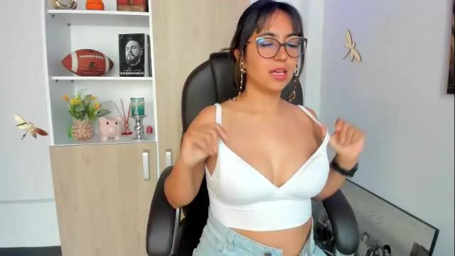 Image 4 of isabella22_1 Stream on Chaturbate on 3 months ago