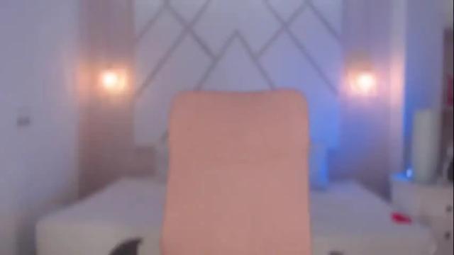 Image 3 of isabella__shine Stream on Chaturbate on 3 months ago