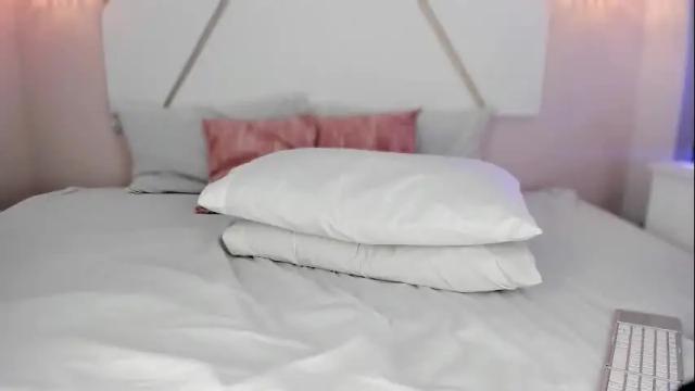 Image 11 of isabella__shine Stream on Chaturbate on 2 months ago