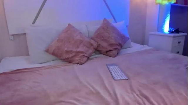 Image 3 of isabella__shine Stream on Chaturbate on 1 day ago