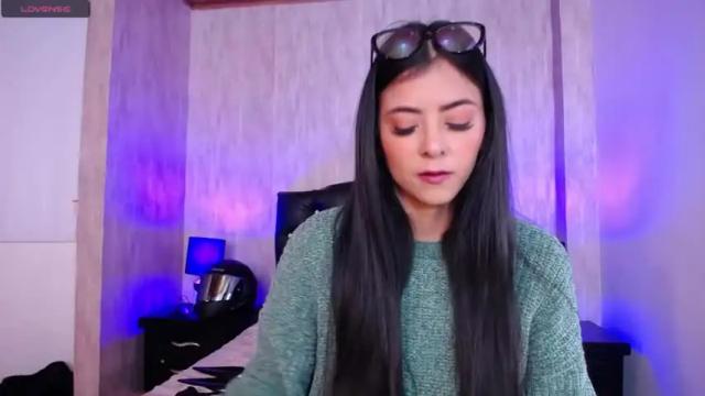 Image 10 of isabella_aniiston Stream on Chaturbate on 18 months ago