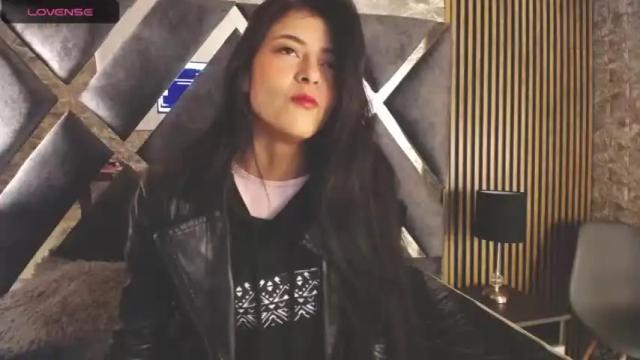 Image 10 of isabella_aniiston Stream on Chaturbate on 17 months ago