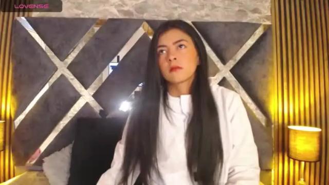 Image 11 of isabella_aniiston Stream on Chaturbate on 16 months ago