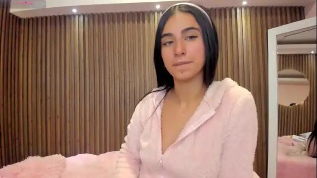 Image 10 of isabella_cooper9 Stream on Chaturbate on 19 days ago