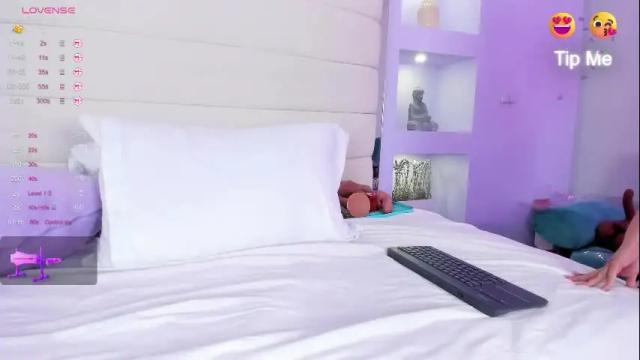 Image 11 of isabella_daniell Stream on Chaturbate on 1 month ago
