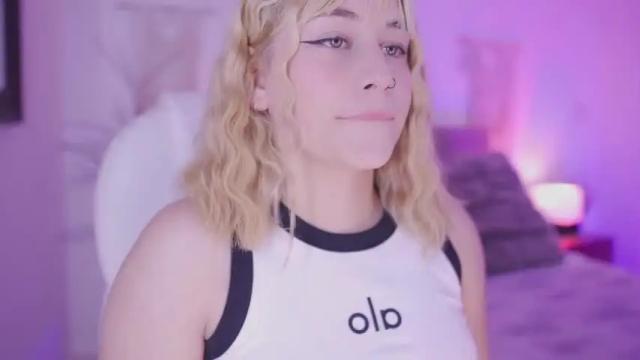 Image 10 of isabella_duarte_ Stream on Chaturbate on 12 months ago
