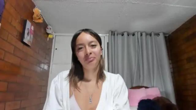 Image 10 of isabella_hernadez Stream on Chaturbate on 19 months ago