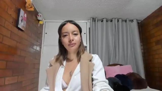 Image 4 of isabella_hernadez Stream on Chaturbate on 19 months ago