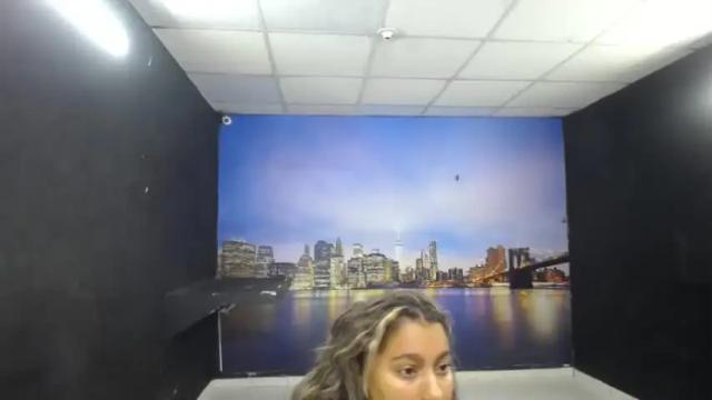 Image 7 of isabella_latin01 Stream on Chaturbate on 15 months ago