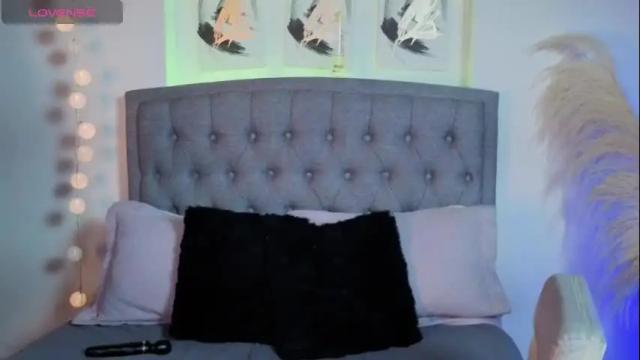 Image 7 of isabella_lt Stream on Chaturbate on 22 days ago